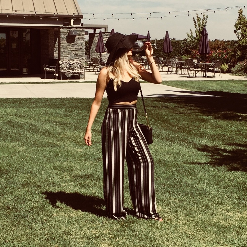 Palazzo pants. Trouser style pants.